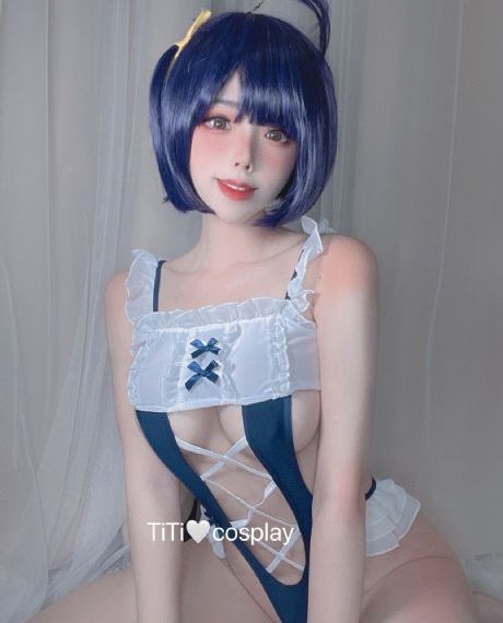 女仆撅屁股调教